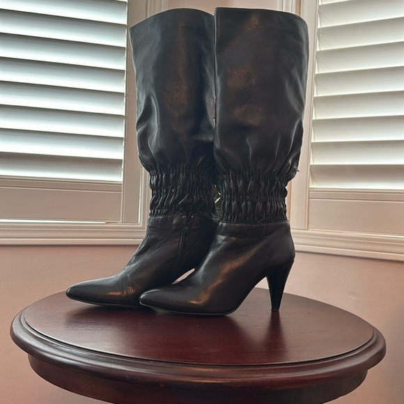 Sinela black leather slouchy boots in size 39.5. Crafted in Spain, very soft! - Picture 1 of 2